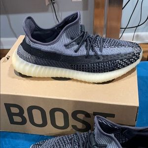 Yeezy Boost 350 V2 Carbon